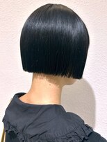 ビューティシモ 川越(Beautissimo)&nbsp;暗髪 グリーン ショートカット ぱつっとボブ 似合わせ