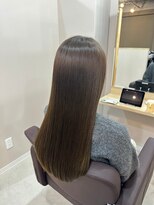 カミエ(kamie)&nbsp;ベージュロングの大人っぽい雰囲気×上質な艶感