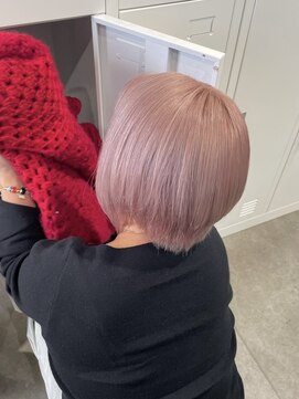 ユウル 横浜(juhl.) ホワイトピンクヘアーブリーチダブルカラーハンサムショート横浜