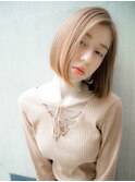 シルクベージュ 小顔ボブ