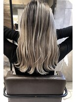 トルネード(TORNADO)&nbsp;外国人風ハイライトバレイヤージュシャドウルーツ グレージュ