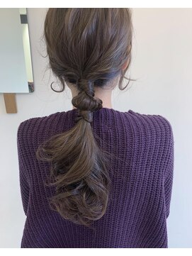 ブルー(BLUE) 《Blue新田》シルバーベージュ×カジュアルアレンジ