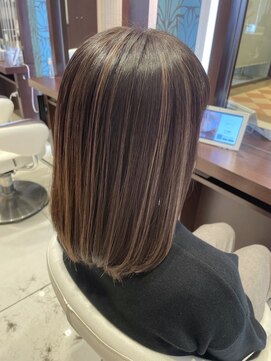 アース コアフュールボーテ 松本庄内店(EARTH coiffure beaute) ダークブラウンハイライトくびれミディ