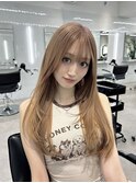 レイヤーカットとブロンドベージュ【aya指名】