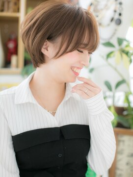 カバーヘアアンドスパ ブリス 浦和(COVER HAIR&SPA bliss) カーキグレージュ耳かけ小顔前下がりミニボブc5浦和20代30代40代