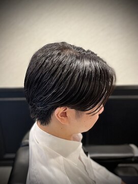 プラウド(PROUD) センターパートマッシュニュアンスパーマ刈り上げツーブロック