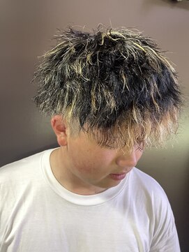 銀座マツナガ 浅草店 ツイストスパイラルパーマ×金メッシュカラー