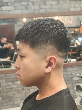 スリーセント 栄(3/cent) クロップスタイル/フェードカット/スキンフェード/ハイフェード