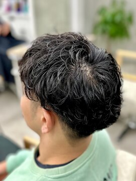 レヴィア(REVIA) メンズカットニュアンスパーマツーブロック刈り上げ