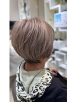 クラメール 黒崎コムシティ店(Kraemer)&nbsp;上質にきらめく。大人のための“ふんわりショート”