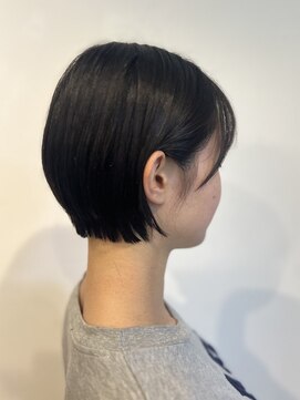 アトリエファゴ ハナミズキ店 【Yuine】スッキリ小顔に！タイトショート