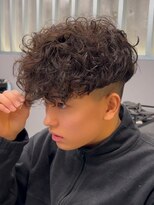 エルマーク 松山(L-MARK)&nbsp;スパイラルパーマ/ツイストパーマ/メンズ/センターパート/波巻き