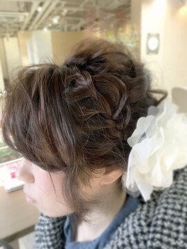 ヘアアーツ ブルーム(hair art's BLOOM) ゆる編みにリボン
