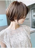 大人可愛い耳かけショートボブフォギーベージュ【江角力也】