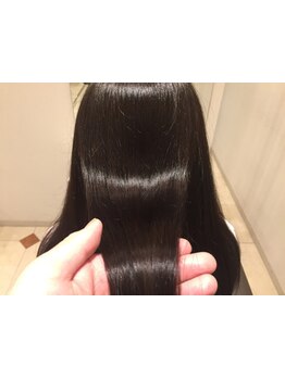 貴方のなりたい髪質・ダメージに合わせたトリートメントを3種ご用意☆素髪から潤いツヤのある美しいヘアに!