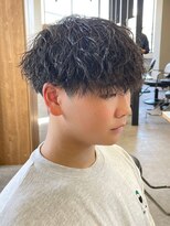 エルマーク 心斎橋(L-MARK)&nbsp;スペインカールスパイラルパーマツイストパーマフェード短髪