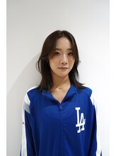 イー(E) グレージュ×フェイスレイヤー