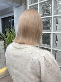 ハイトーン切りっぱなしショートボブミルクティーピンクベージュ