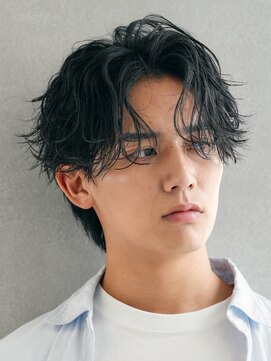 レタッチ バイ フィフス 天神大名(RETOUCH by fifth) 天神フェザーパーマセンターパートツイストスパイラルパーマ30代