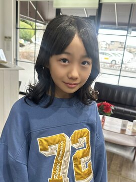 ヴィヴィ(VIVIE) くびれ似合わせカット顔まわりカット大人可愛い小顔キッズカット