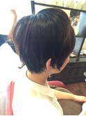 抜け感ショートで小顔見え