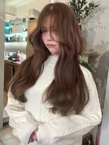 ニルバ(niLva)&nbsp;ゆるふわ波巻きロング×ブリーチなしミルクティーベージュ