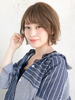 ルティア(Lutia) アッシュベージュ 外ハネ 流しバング