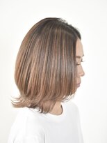 ファム(Fam)&nbsp;ミディアムボブのエアタッチバレイヤージュ