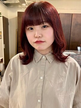アクアオモテサンドウ(ACQUA omotesando) △ブリーチなしチェリーレッドぱっつん前髪レイヤーカット