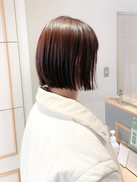 ネオリーブ チロル 横浜西口店(Neolive CiroL.) ぷつんとカット 大人ミニボブ