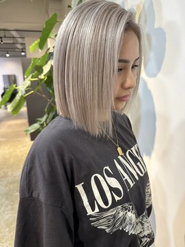 メリー オオサカ(Merly Osaka) 透明感たっぷりホワイトカラー_clear ash beige_