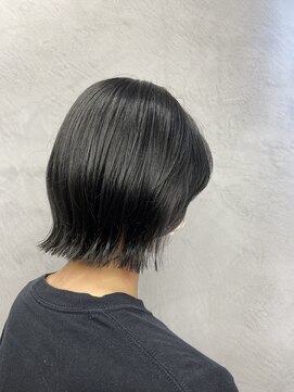 クア(qua) ボブ顔まわりレイヤー