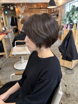 ウィークエンド(WEEKEND) 寒色カラーで作るショート