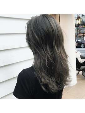 ルッソリベラ 池袋(Lusso libera) グレージュカラー×レイヤーロング