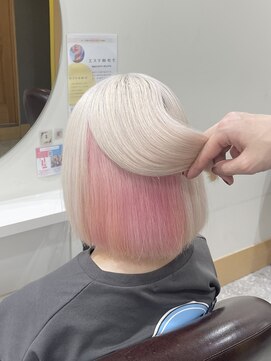 アン(Hair make un) 【ホワイト×ピンク】