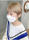 ブロンド　ショート　金髪　コンパクト