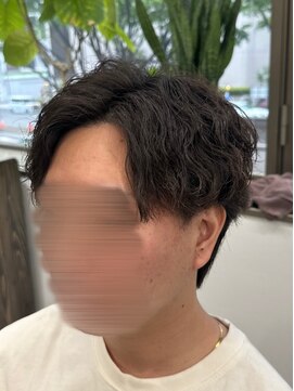 フイ 新宿3丁目(Hui) フェザーパーマ/グレーブルーカラー/刈り上げショートパンク