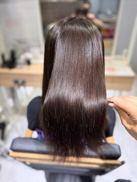 タミーズ 金山(Tummy's) 艶感たっぷりの美髪ストレート