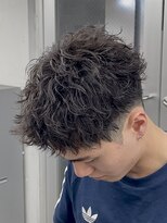オーバル ジングウマエ(OVARL jingumae)&nbsp;ピンパーマスパイキーショート縦落ちパーマフェザーパーマ