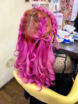 ヘアセットアップス(UP's) 可愛くて目立つ♪『編み込みだらけのハーフツインリボン♪』