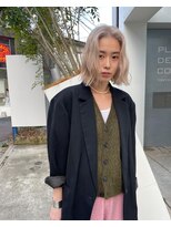 ルーム(Loom.)&nbsp;ダブルカラーミルクティーブロンドハイライトブリーチボブ