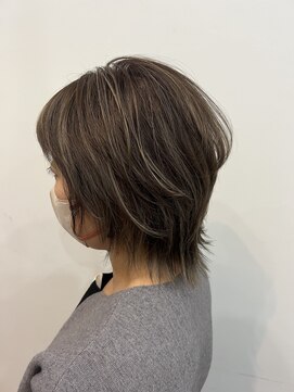 エニー 四条大宮(aNy) 【白髪は隠さず活かしていく】白髪活かしハイライト×ウルフ