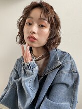 メデル(mederu) コテ巻き風ボブパーマブリーチなし透け感カラーベージュ
