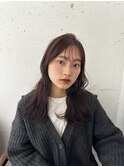ミディアムヘア×顔周りレイヤー