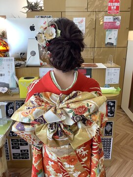 ミノル(MINORU) 成人式前撮り 着付ヘアメイク 振袖レンタル受付中♪