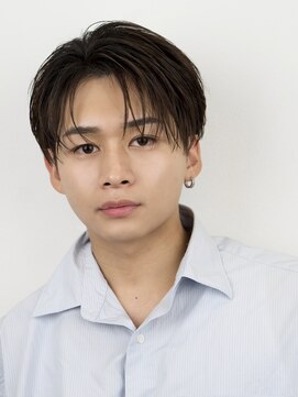 オーシャントーキョーオーバー 渋谷(OCEAN TOKYO OVER) 韓国マッシュセンターパートツーブロックフェザーパーマシャドウ