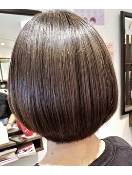 ヘアメディアブロー(Hair Media BLOW) キラキラショーボブ