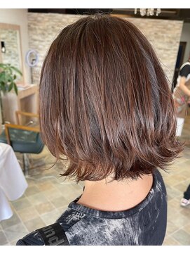モアヘアーセカンド(MORE-HAIR Second) ウルフカット風レイヤーボブ