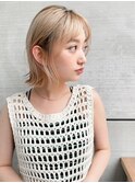 グレーベージュ前髪パーマレイヤーロング黒髪ミディアム4