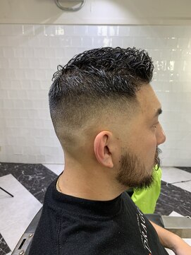 メリケンバーバーショップ フクオカ(MERICAN BARBERSHOP FUK) ハイライトマッシュパーマウルフアッシュブラック